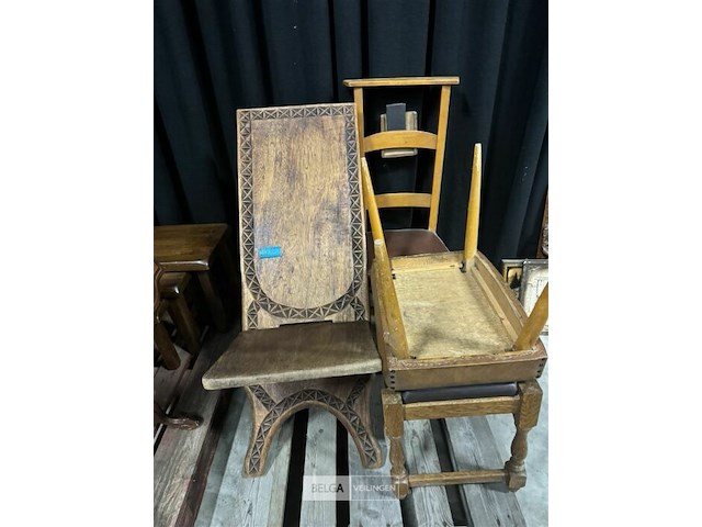 3 houten stoelen + 1 ligstoel - afbeelding 1 van  5