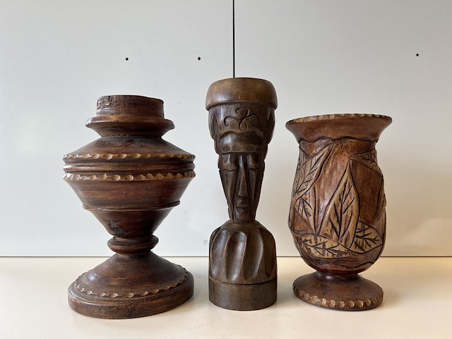 3 houtgesneden objecten - afbeelding 2 van  2