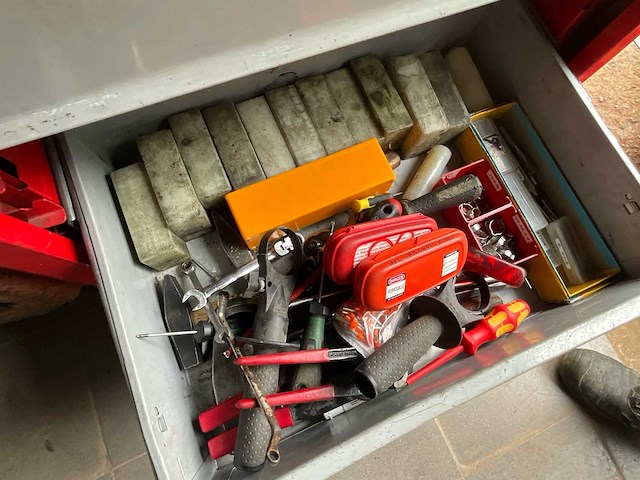 3 industriële gereedschapswagens op wielen, waaronder 2× facom - afbeelding 8 van  14