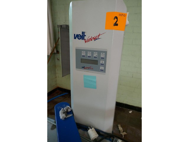 3 industriele strijktafels veit / aspiromat - afbeelding 5 van  9
