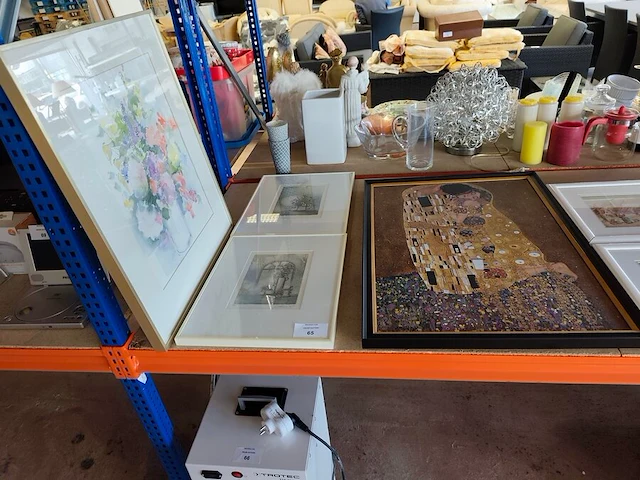 3 ingelijste wandversieringen, 1 reproductie schilderij "de kus" gustav klimt - afbeelding 1 van  11