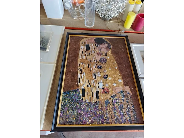 3 ingelijste wandversieringen, 1 reproductie schilderij "de kus" gustav klimt - afbeelding 6 van  11