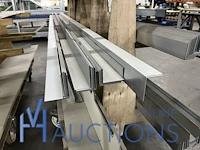 3 karren met plm 200 metalen profielen - afbeelding 2 van  15