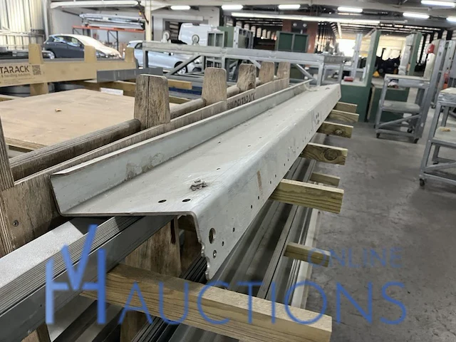 3 karren met plm 200 metalen profielen - afbeelding 7 van  15
