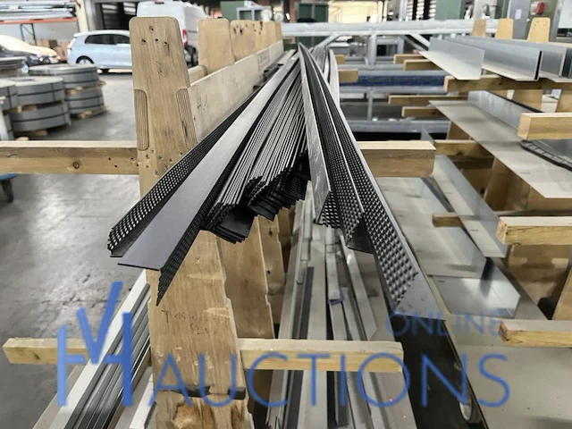 3 karren met plm 200 metalen profielen - afbeelding 12 van  15