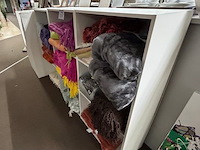 3 kasten met inhoud - afbeelding 2 van  2