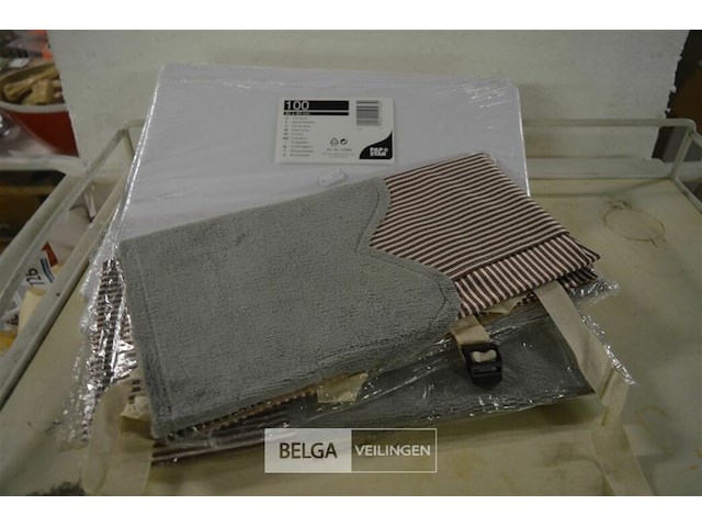 3 keukenshort en 2x100st onderleggers 30x40cm - afbeelding 1 van  2