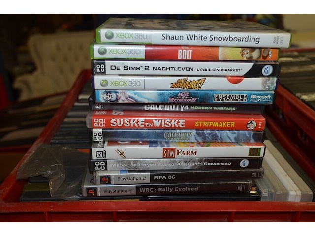 3 kisten en 1 doos gevuld met ca. 320 dvd's - afbeelding 3 van  6