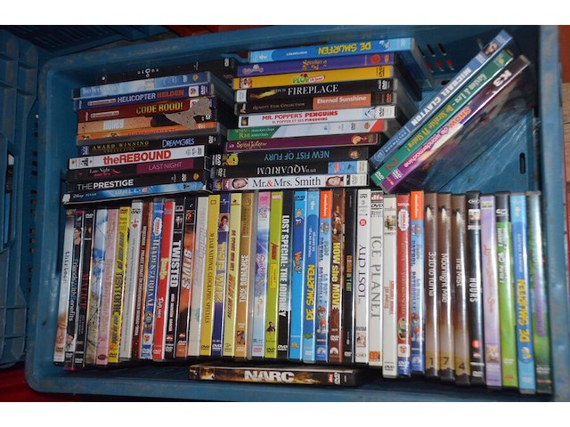 3 kisten en 1 doos gevuld met ca. 320 dvd's - afbeelding 5 van  6