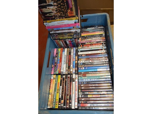 3 kisten en 1 draagtas gevuld met ca. 320 dvd's - afbeelding 2 van  9