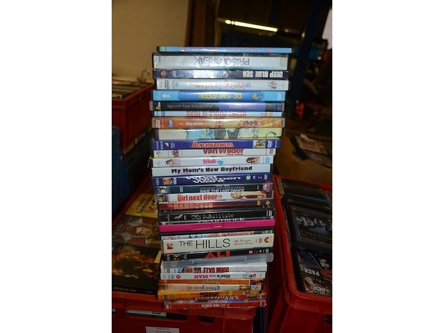 3 kisten en 1 draagtas gevuld met ca. 320 dvd's - afbeelding 4 van  9