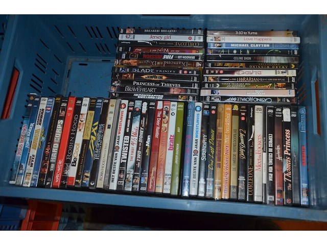 3 kisten en 1 draagtas gevuld met ca. 320 dvd's - afbeelding 5 van  9