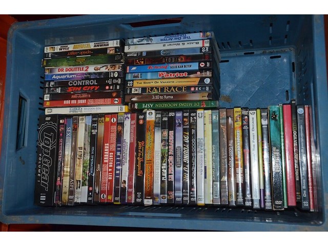 3 kisten en 1 draagtas gevuld met ca. 320 dvd's - afbeelding 7 van  9