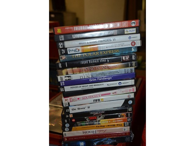 3 kisten en 1 draagtas gevuld met ca. 320 dvd's - afbeelding 8 van  9