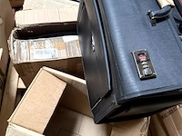 3 koffers - afbeelding 1 van  3