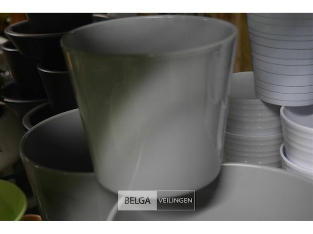 3 licht grijze bloempotten - afbeelding 3 van  3