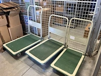 3 magazijnkarren