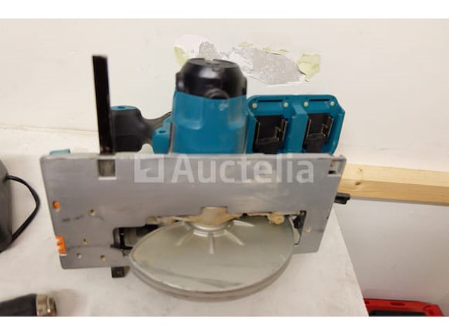 3 makita batterij-aangedreven gereedschappen - afbeelding 13 van  15