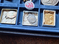 3 medailles in doosjes - afbeelding 1 van  1