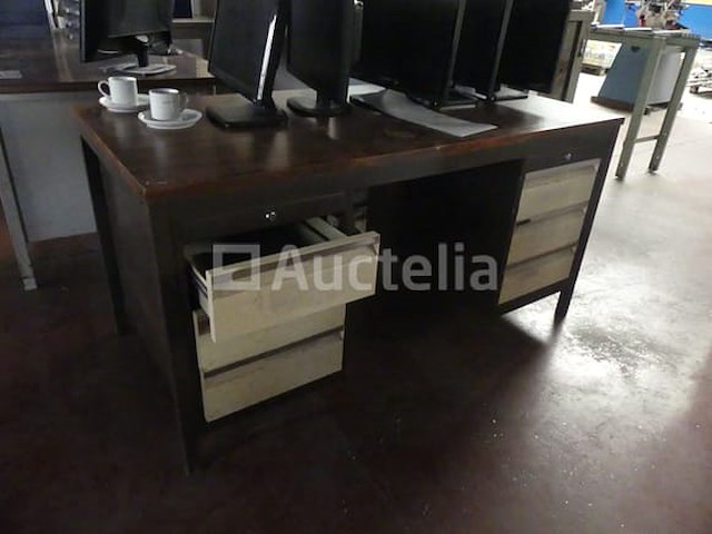 3 metalen bureaus - afbeelding 1 van  8