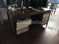 3 metalen bureaus - afbeelding 1 van  8