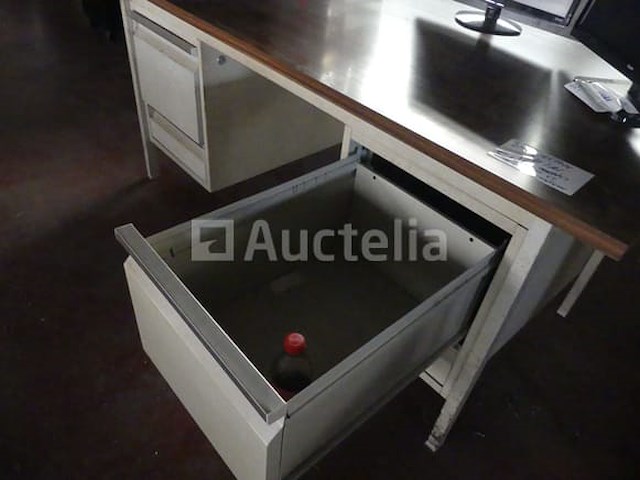 3 metalen bureaus - afbeelding 2 van  8