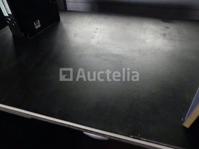 3 metalen bureaus - afbeelding 4 van  8