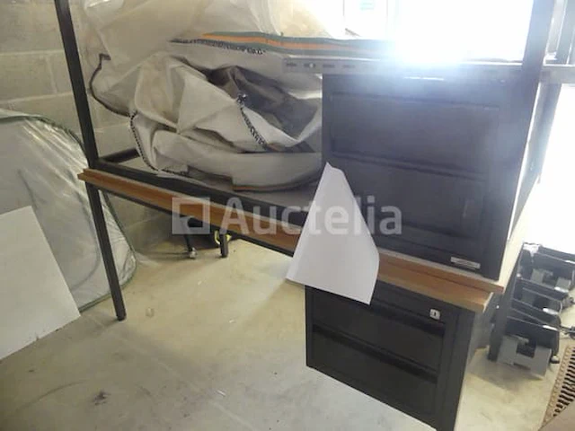 3 metalen bureaus - afbeelding 5 van  5