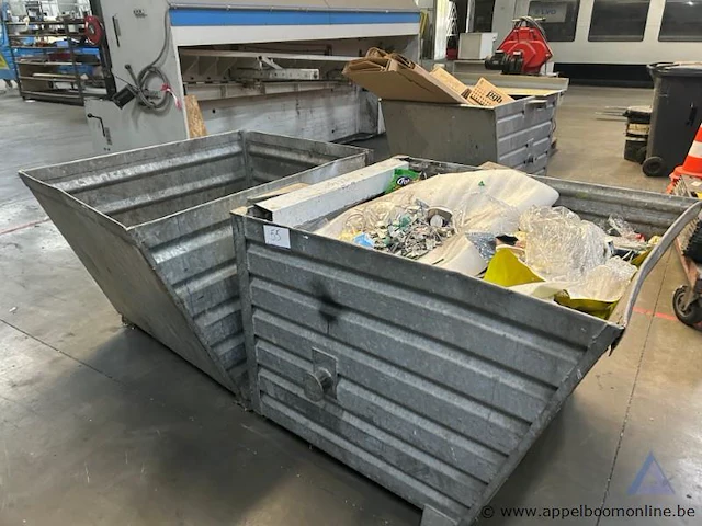 3 metalen containers - afbeelding 1 van  3