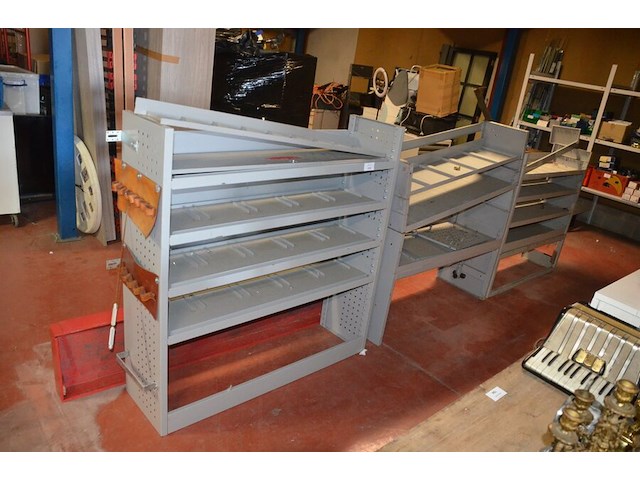 3 metalen rekken voor lichte vrachtwagen afm. 127x36x116 , 127x36x135, 127x36x135 - afbeelding 1 van  11