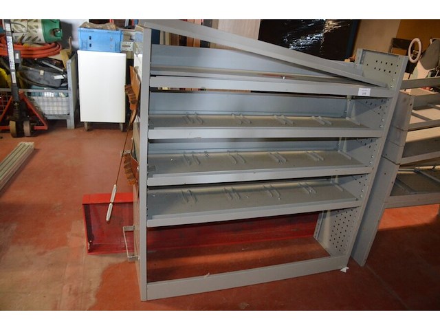 3 metalen rekken voor lichte vrachtwagen afm. 127x36x116 , 127x36x135, 127x36x135 - afbeelding 6 van  11