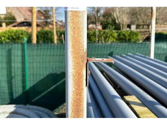 3 metalen rekken/palletten - afbeelding 2 van  3