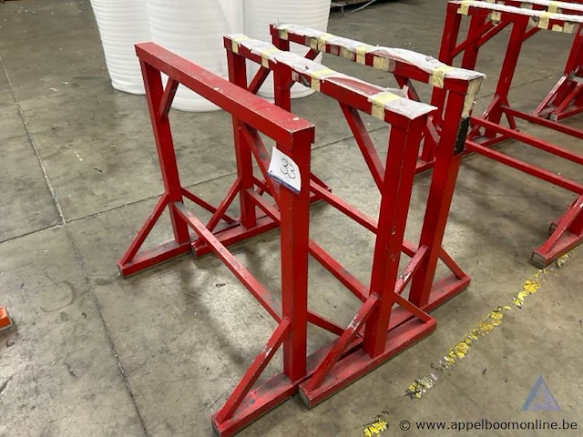 3 metalen werksteunen. - afbeelding 1 van  1