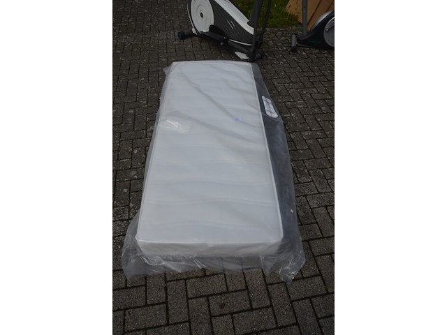 3 nieuwe matrassen 90x200, 80x200 (2x) - afbeelding 4 van  10