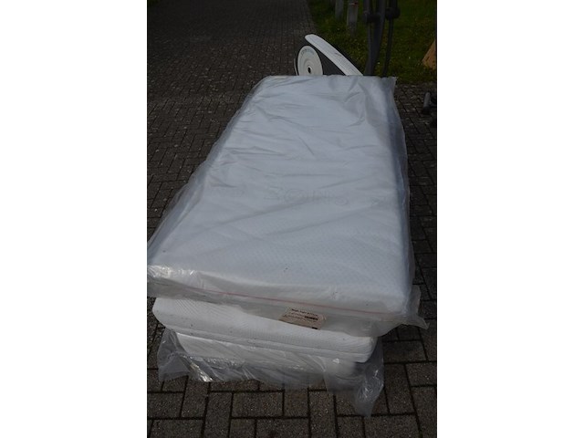 3 nieuwe matrassen 90x200, 80x200 (2x) - afbeelding 9 van  10