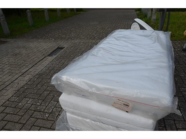3 nieuwe matrassen 90x200, 80x200 (2x) - afbeelding 10 van  10