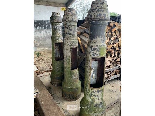 3 oude gietijzeren zuilen - afbeelding 1 van  2