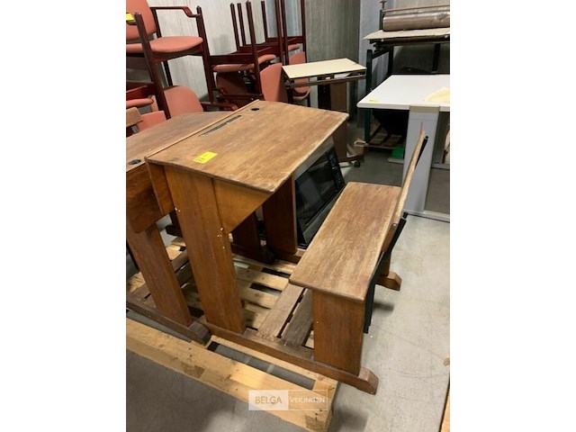 3 oude houten schoolbanken - afbeelding 2 van  4