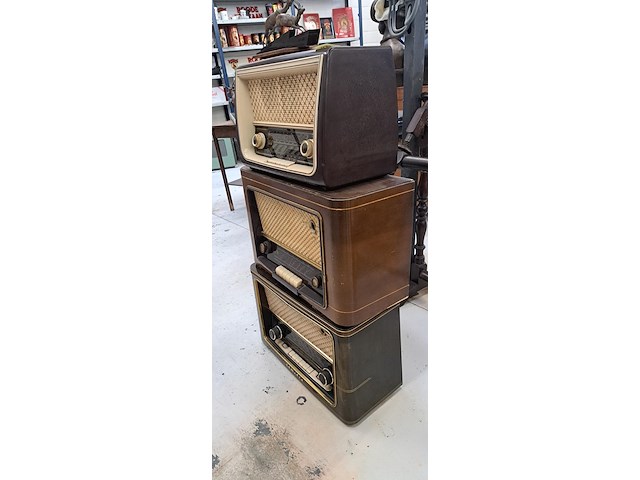 3 oude radio's - afbeelding 2 van  2