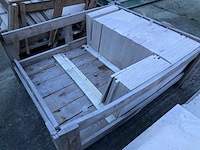 3 paletten bourgondische witsteen: banen vrije lengte breedte 50cm tegels 40/40/1,5cm 13m² - afbeelding 5 van  7