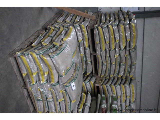 3 paletten lommelzand lommat - afbeelding 1 van  3