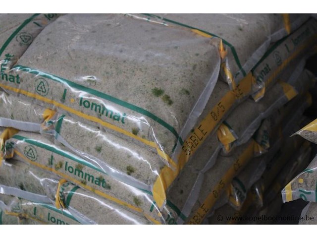 3 paletten zand lommat - afbeelding 2 van  3