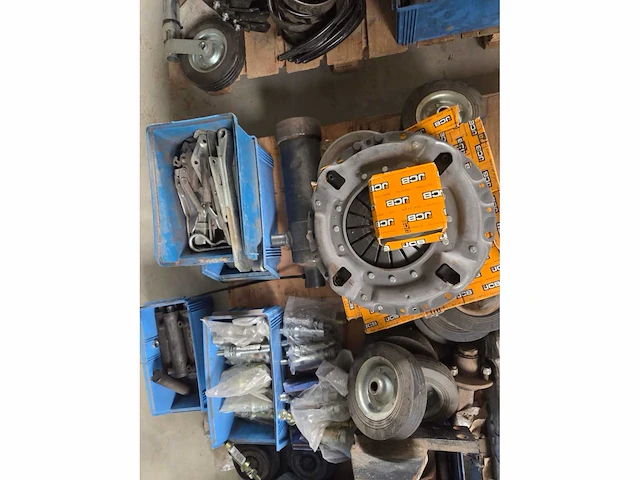 3 palleten met landbouw machine toebehoren - afbeelding 11 van  22