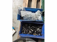3 palleten met landbouw machine toebehoren - afbeelding 19 van  22