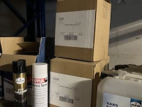 3 palletten diverse sprays, vetten en onderhoudsproducten - afbeelding 10 van  22