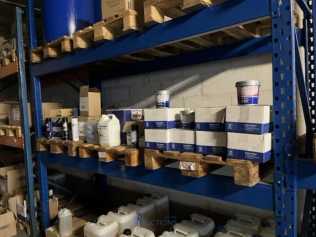 3 palletten diverse sprays, vetten en onderhoudsproducten - afbeelding 1 van  22