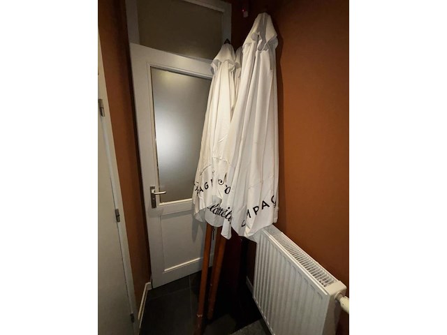 3 parasols champagne nicolas fuillatte - afbeelding 1 van  4