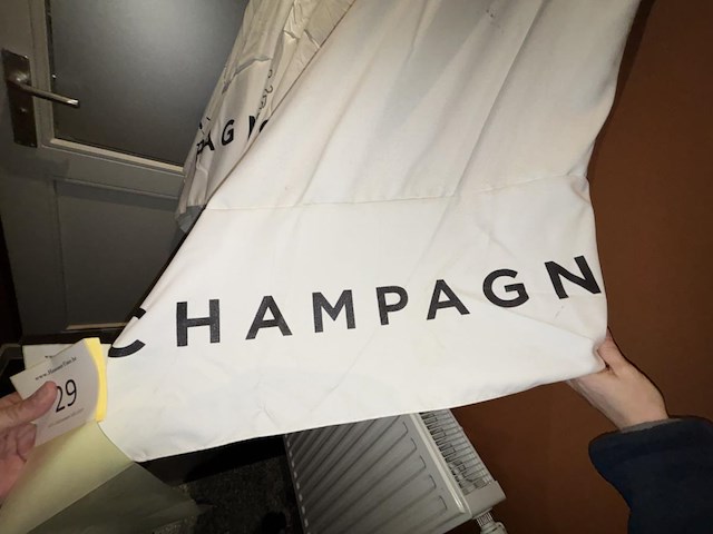 3 parasols champagne nicolas fuillatte - afbeelding 3 van  4