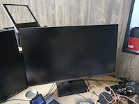 3 pc schermen en pc toren - afbeelding 4 van  7