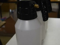 3 plantensproeiers - afbeelding 1 van  3